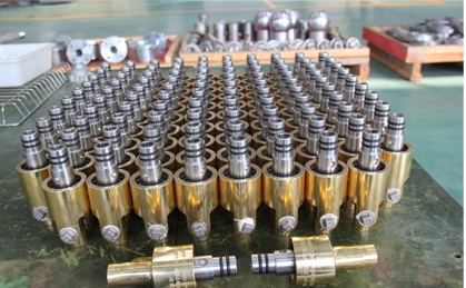 Flange connection water swivel
